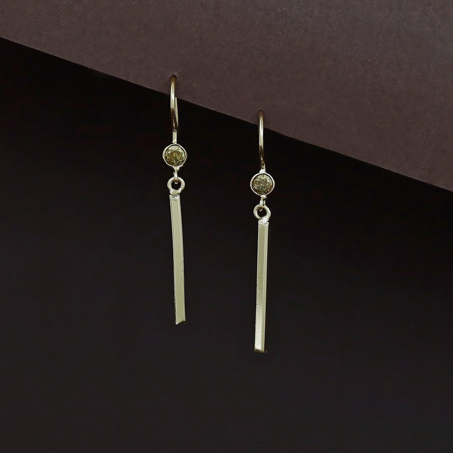 Golden Sticky Glossy Round Drop